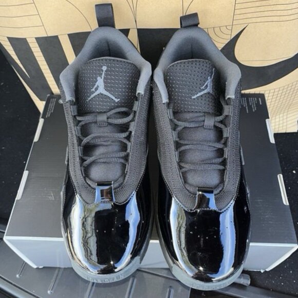 NBY Nike Air Jordan Max Aura 6 Triple Black Anthracite FQ8298-001 Size 11.5 main image 4